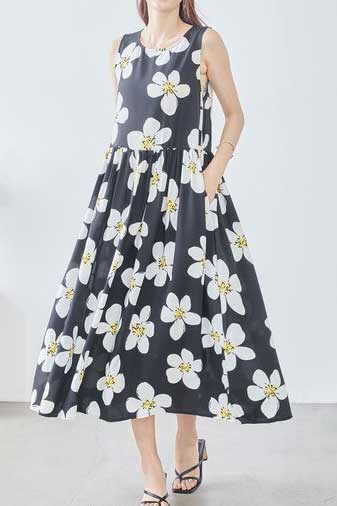 イラストフラワー柄 ノースリーブ ワンピース ロング丈 花柄 ギャザー 体型カバー M-L