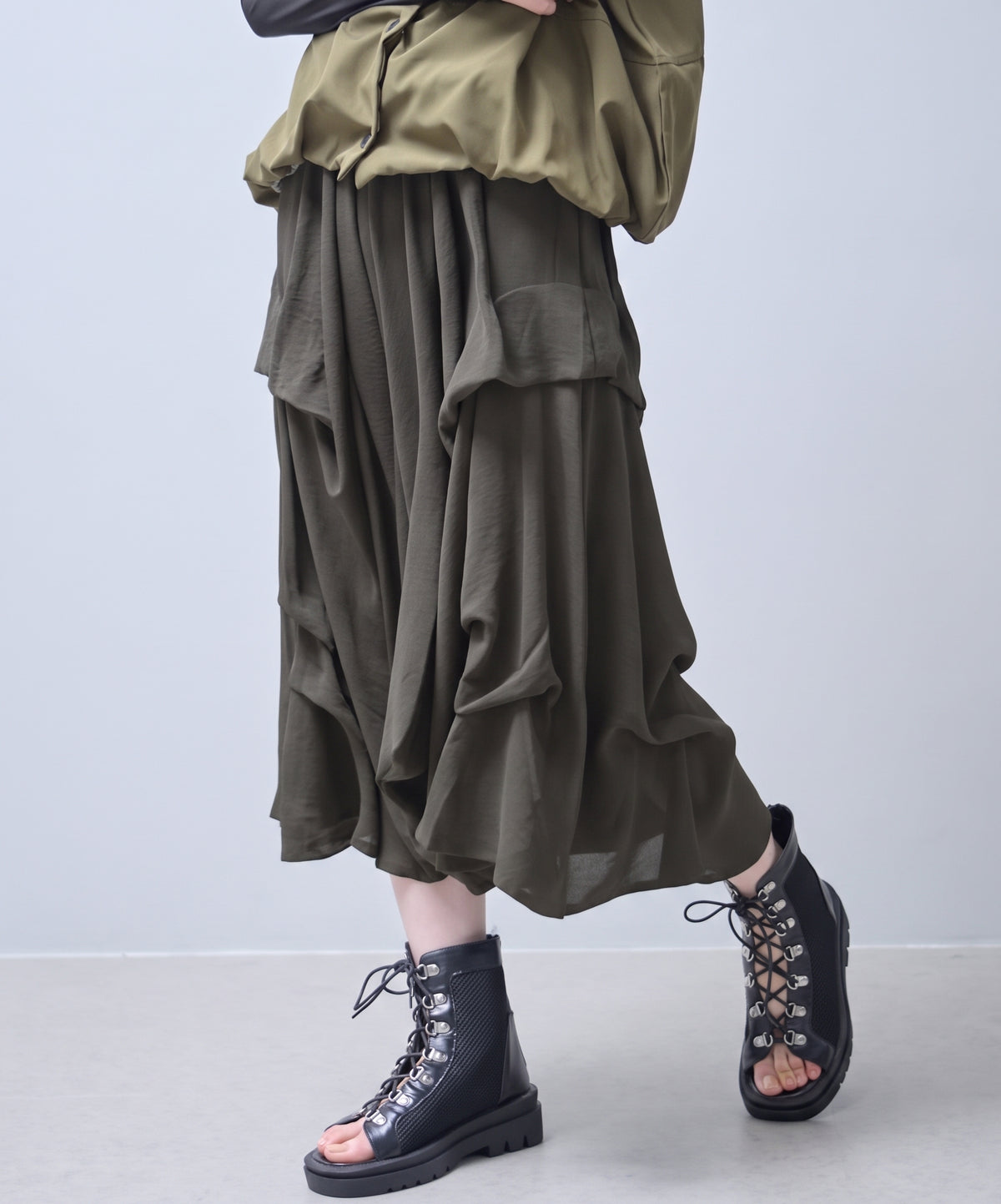 ワイドパンツ フリル ウエストゴム リラックス ゆったり 体型カバー 秋 冬 F