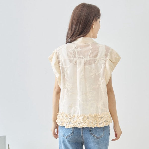 リボン刺繍 シアー素材 シャツカラー 裾フリル ブラウス 半袖 ゆったり Ｍ〜Ｌ