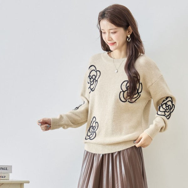 ニット プルオーバー カメリア柄 コード刺繍 パール ビジュー すっきり 秋冬 M L