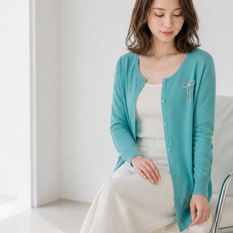 【SALE】リボン ブローチ付 ロング カーディガン ゆったり 体型カバー 羽織り 秋 冬 M