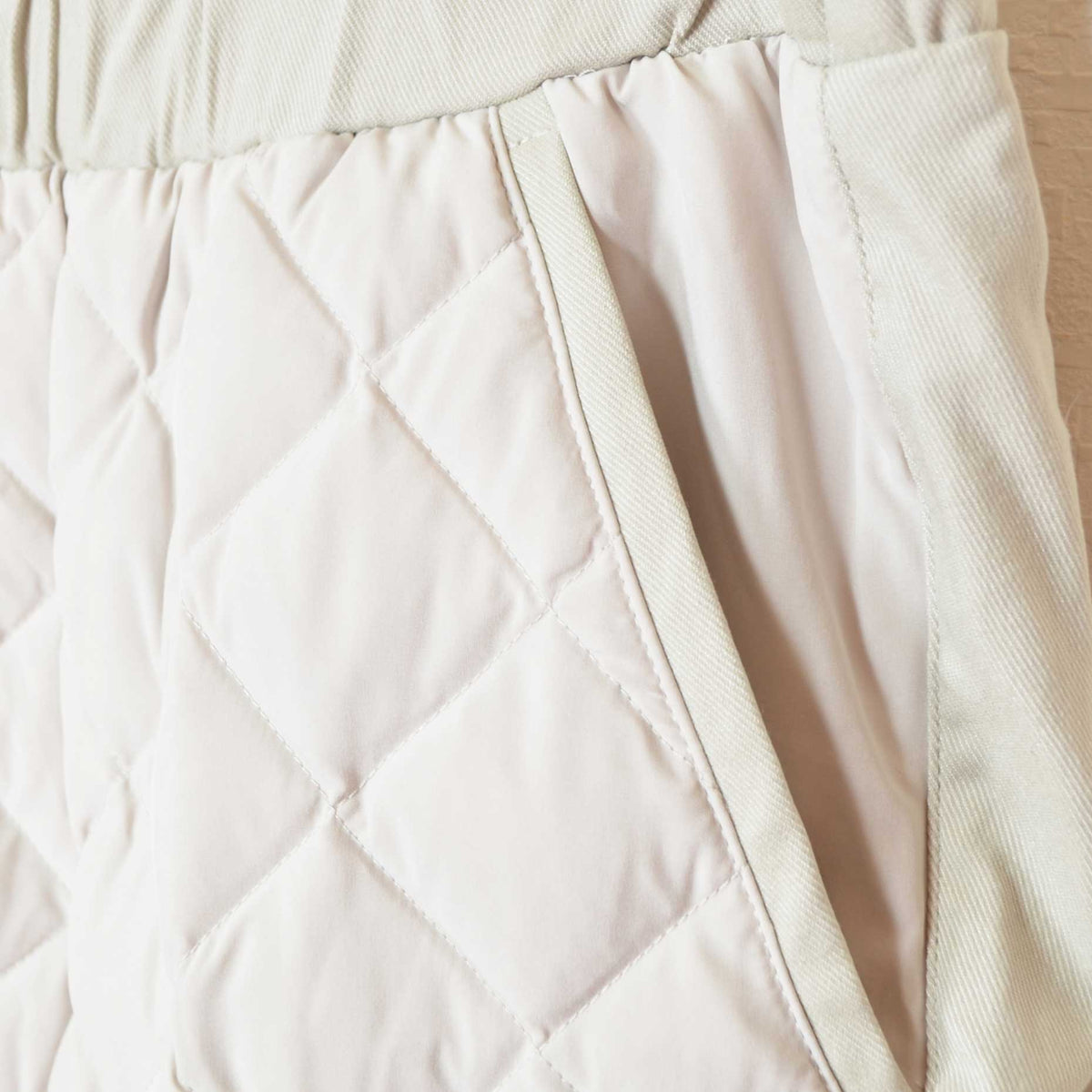 ダウン パンツ キルティング 暖か 防寒 ストレッチ ウエストゴム 秋 冬 M L ダウン80%・フェザー20%