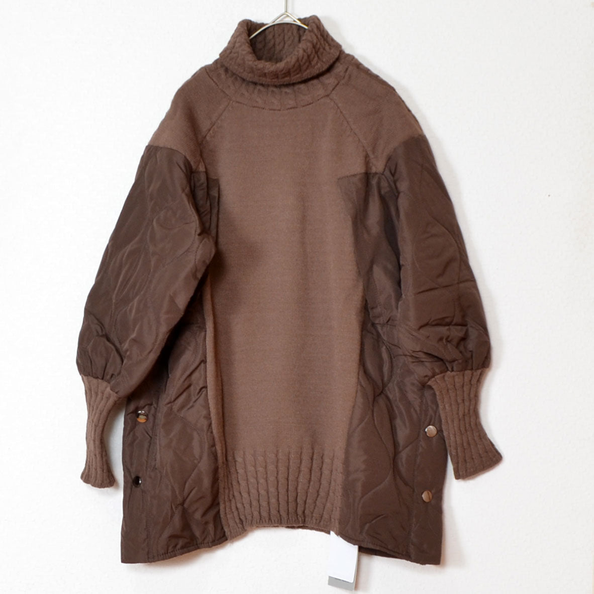 【Mサイズ】キルティング×ニットデザインプルオーバー｜異素材切替・あったかオフタートル・サイドボタン仕様｜SILENT WORTH N-3017