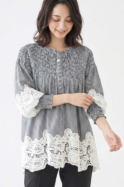 シャーリング カットワークレース トップス 綿混 ゆったり 体型カバー 七分袖 M-L
