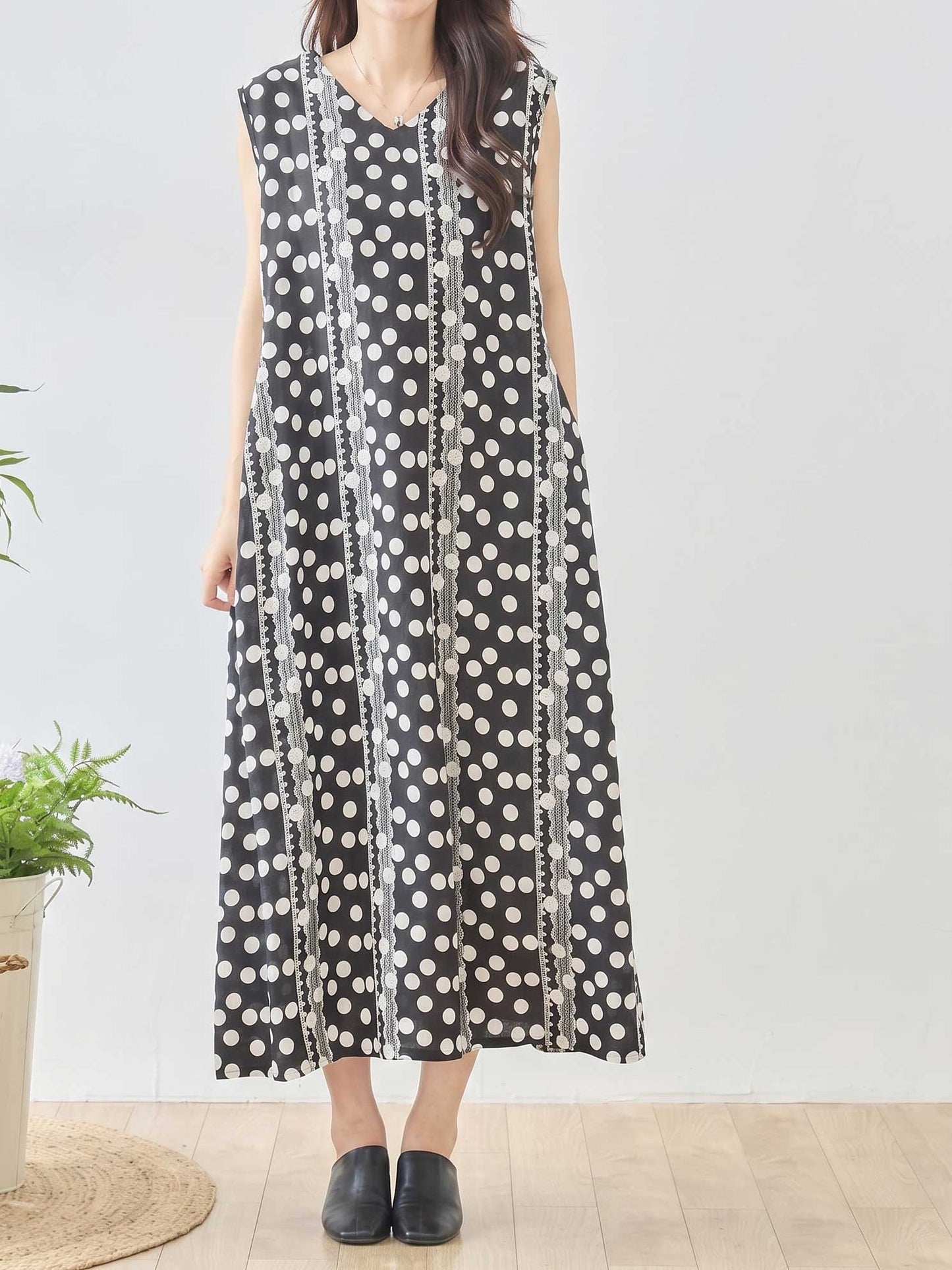 ドット レース パネルプリント Vネック ノースリーブ マキシ ワンピース ゆったり M-L