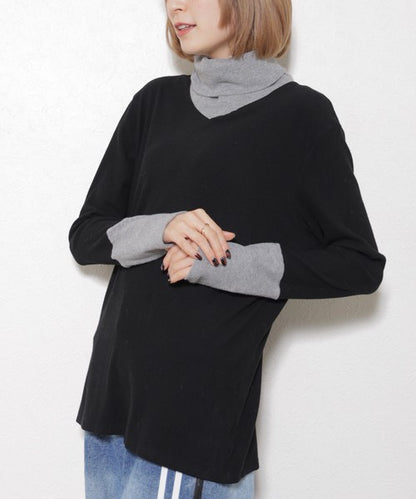 グレー部分がレイヤード風に見えるバイカラートップス（正面やや斜め）