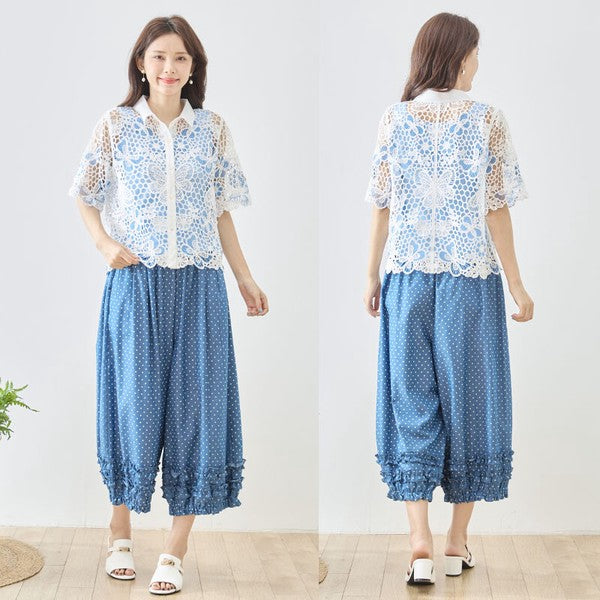 Mikonosublue Storeの配色ケミカルレース半袖シャツ。蝶と花の透かし模様がエレガントで、ゆったりとしたシルエットが涼しげな夏用トップス。