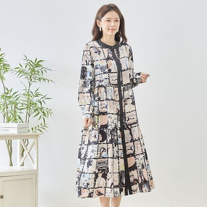 Mikonosublue Storeのレディコラージュ総柄ティアードシャツワンピース。スタンドカラーでゆったりとしたシルエットの長袖ロング丈。