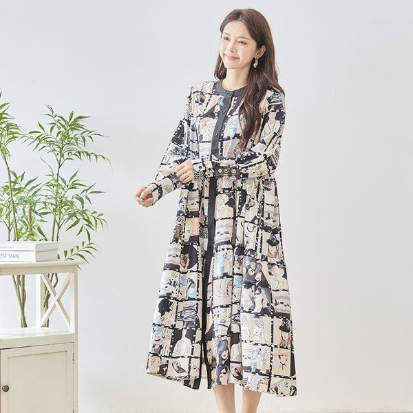 Mikonosublue Storeのレディコラージュ柄スタンドカラーシャツワンピース。ゆったりとしたティアードシルエットで秋の装いに最適。