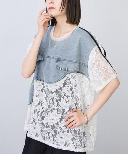 Mikonosublue Storeのデニムと白のフラワーレースをドッキングした半袖Tシャツ。袖のラインテープが特徴的なゆったりとした夏用トップス