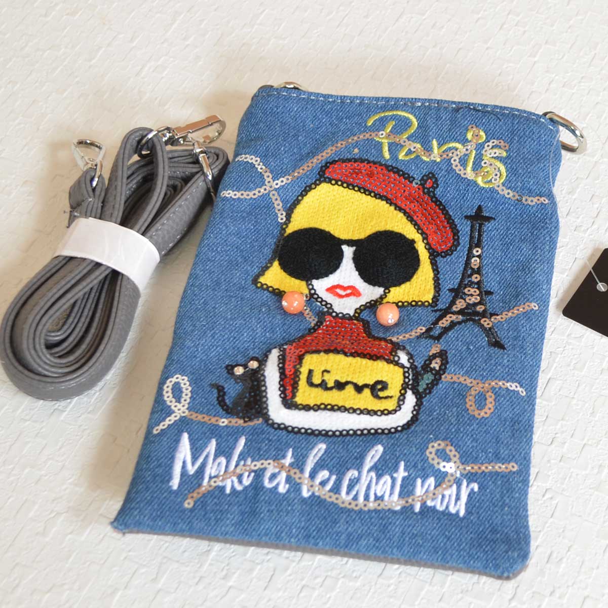 Mikonosublue Storeのパリジェンヌ刺繍とスパンコールが輝くデニムブルーの2WAYスマホショルダーバッグ