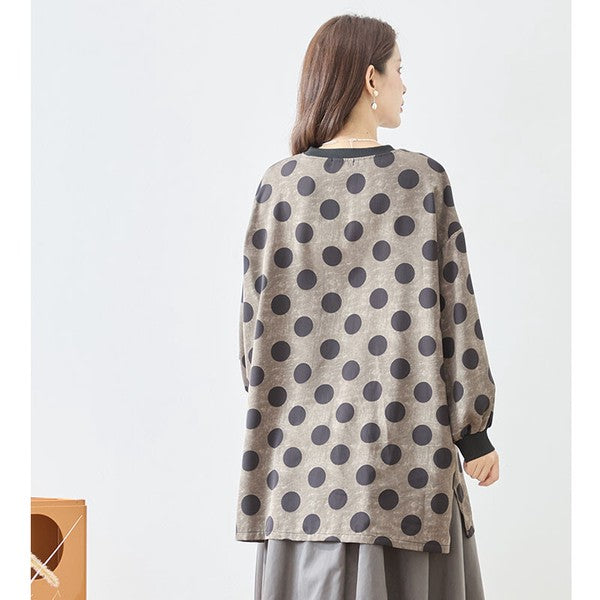 Mikonosublue Storeのドット柄チュニックプルオーバー。ボリューム袖とリブ切り替えが特徴のゆったりとした秋冬用オーバーサイズトップス