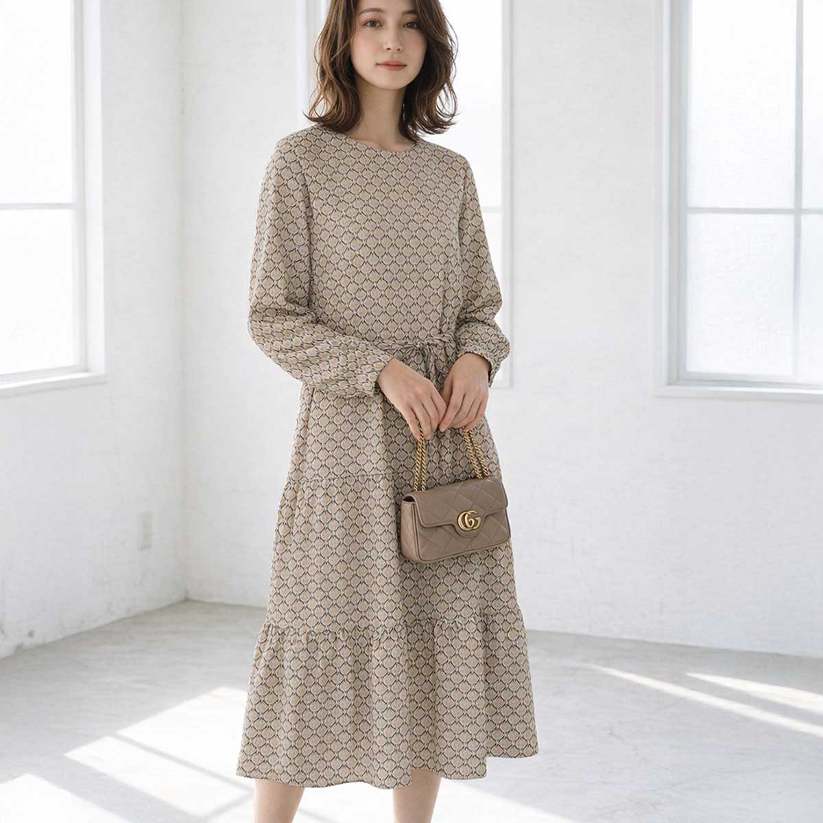 チェーン柄 プリント ティアード ワンピース ロング丈 長袖 ゆったり 体型カバー M-L