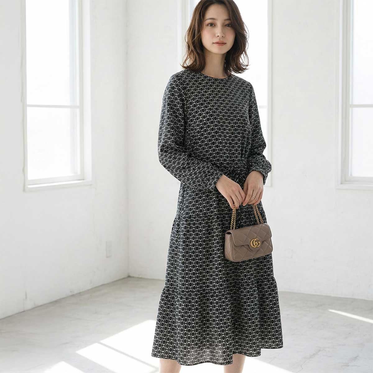 チェーン柄 プリント ティアード ワンピース ロング丈 長袖 ゆったり 体型カバー M-L