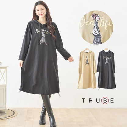 【M〜L】ガールモチーフプリントフードロングワンピース｜TRUBE