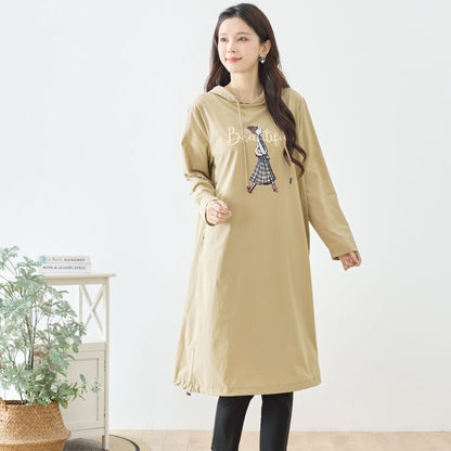 【M〜L】ガールモチーフプリントフードロングワンピース｜TRUBE